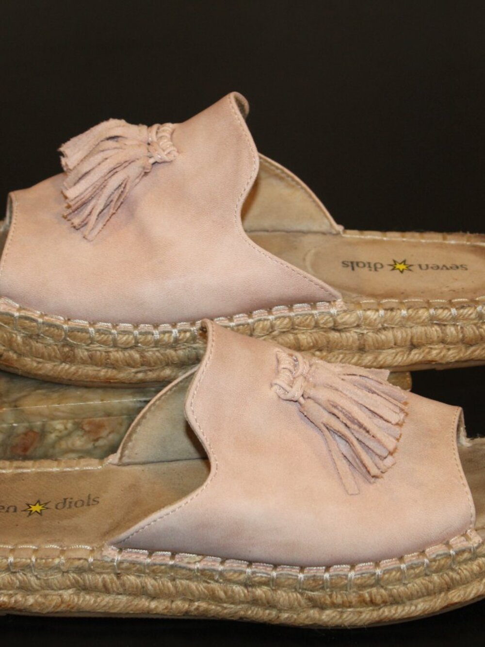 Seven Dials Wendelle pale pink suede like Tasseled slip on Mule Slides Size 7.5